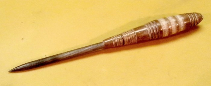 Самодельная ручка для чертилки из холодной сварки.jpg