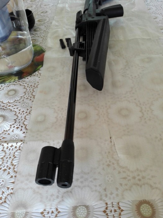 Dhc98lb4O88.jpg