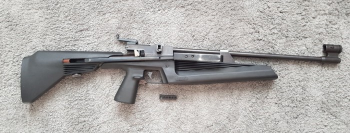 SgAR8eNCJTM.jpg